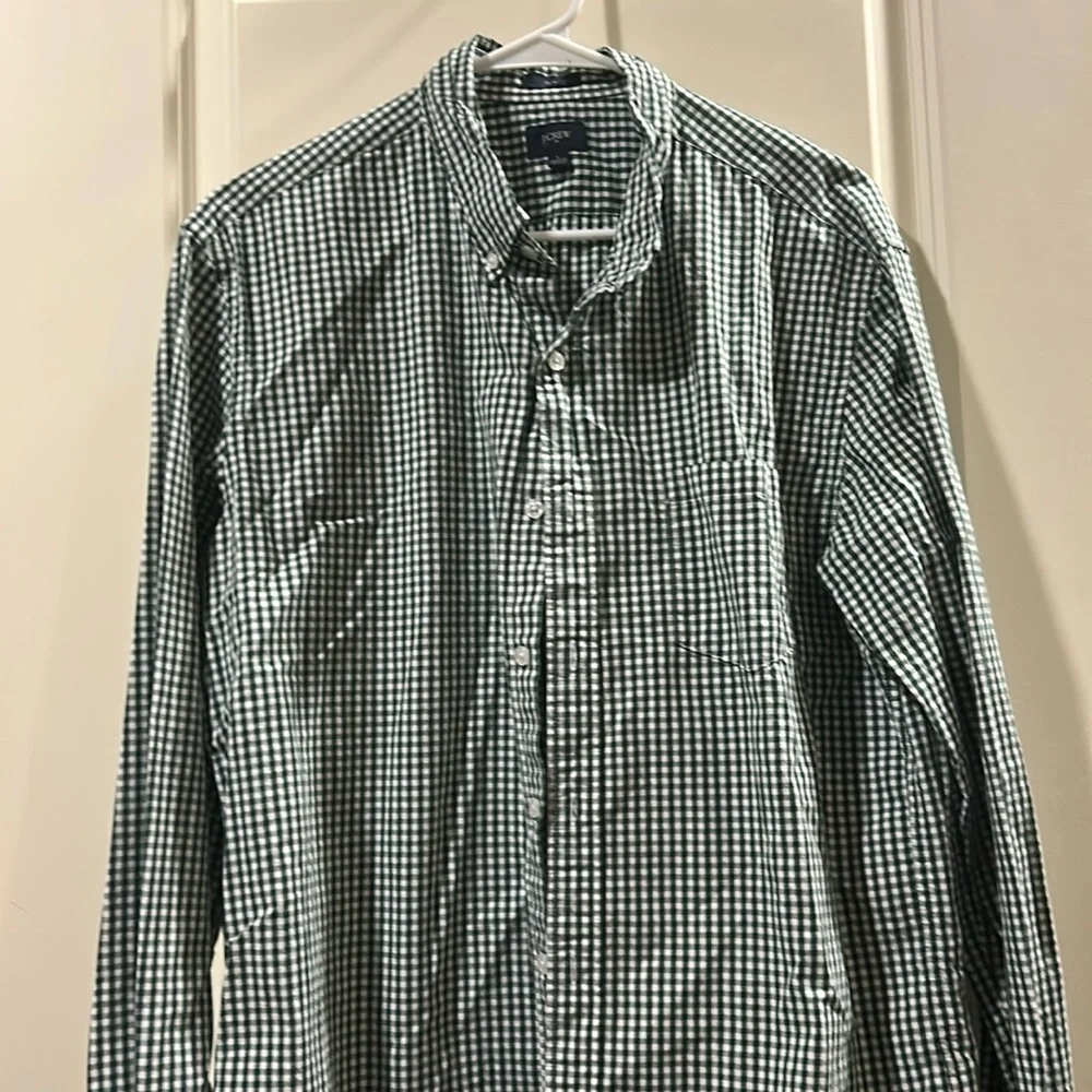 J. Crew men’s button down green gingham shirt long sleeves pocket front size L
